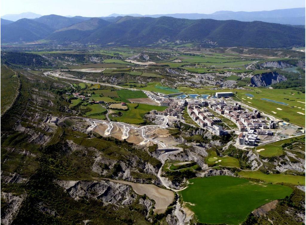 Destino Deluxe Pirineo Appartement Sabiñánigo Buitenkant foto